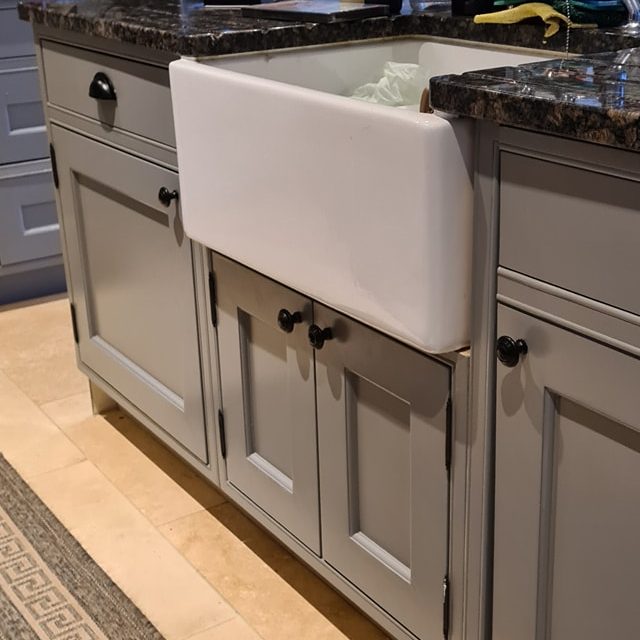 275148730_119393674004077_6826467940438661579_n White Belfast sink in new kitchen